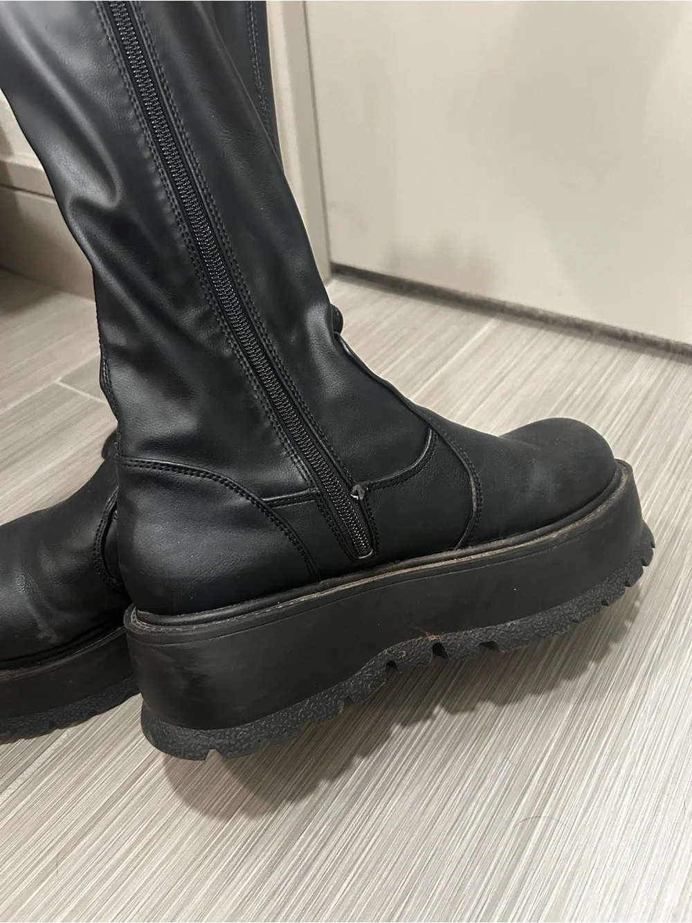 Demonia 51mm platform